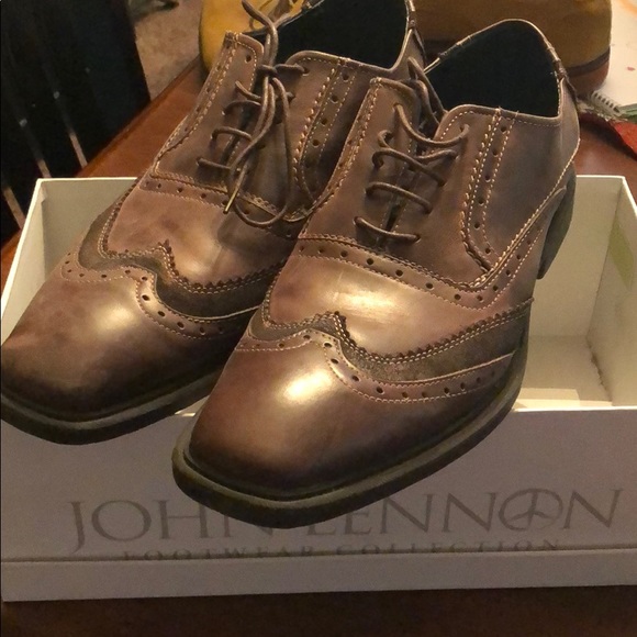 Wingtip dress shoes - Picture 2 of 5